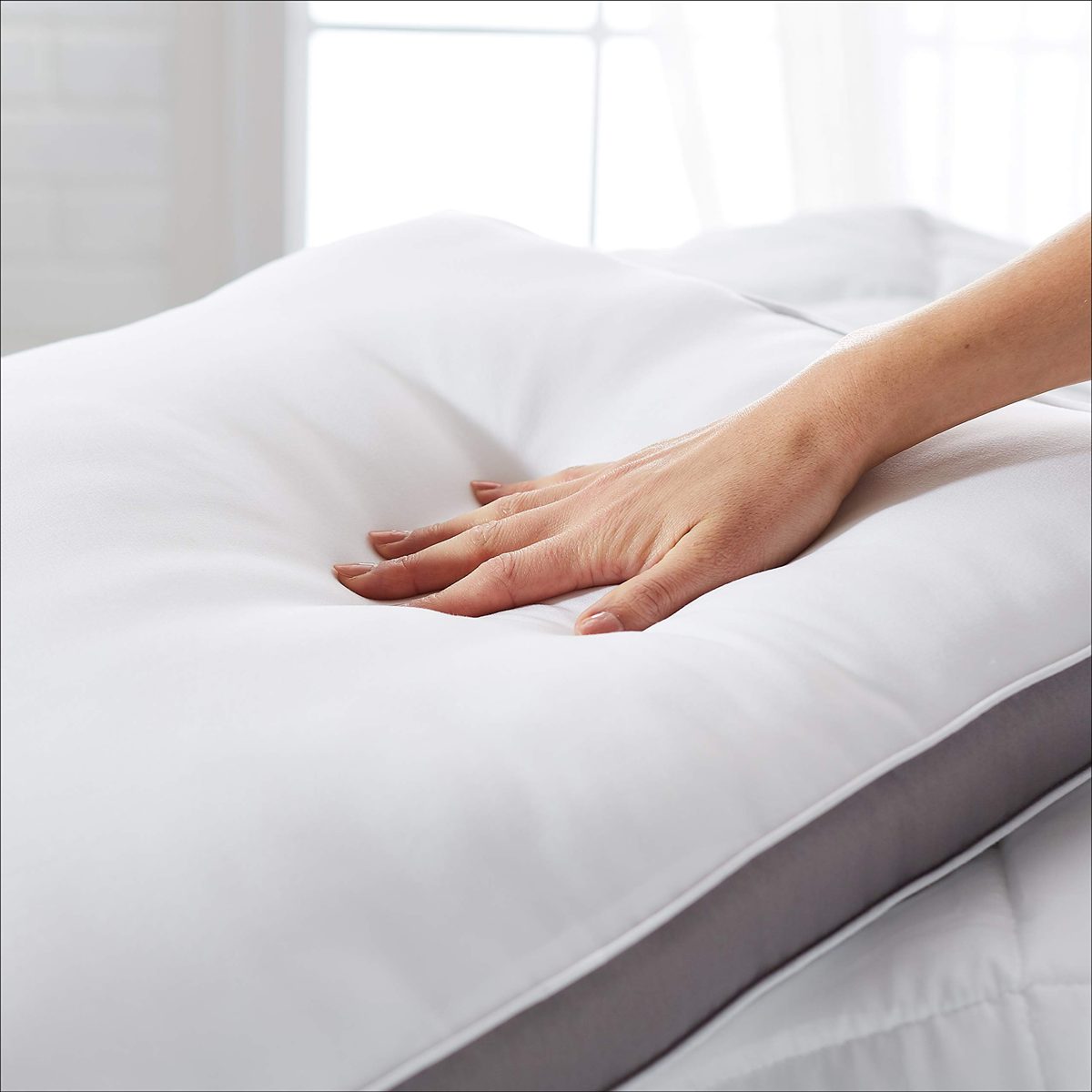 AmazonBasics Down-Alternative Gusseted Pillows with Microfiber Shell, 2-Pack
