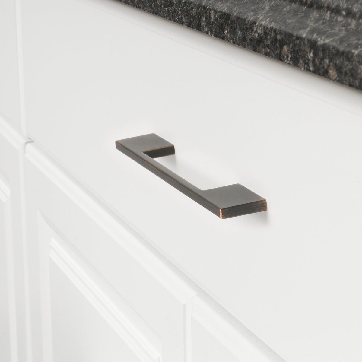 AmazonBasics Wide Modern Die Cast Cabinet Handle, 6.3" center to center, Oil Rubbed Bronze, 10-Pack