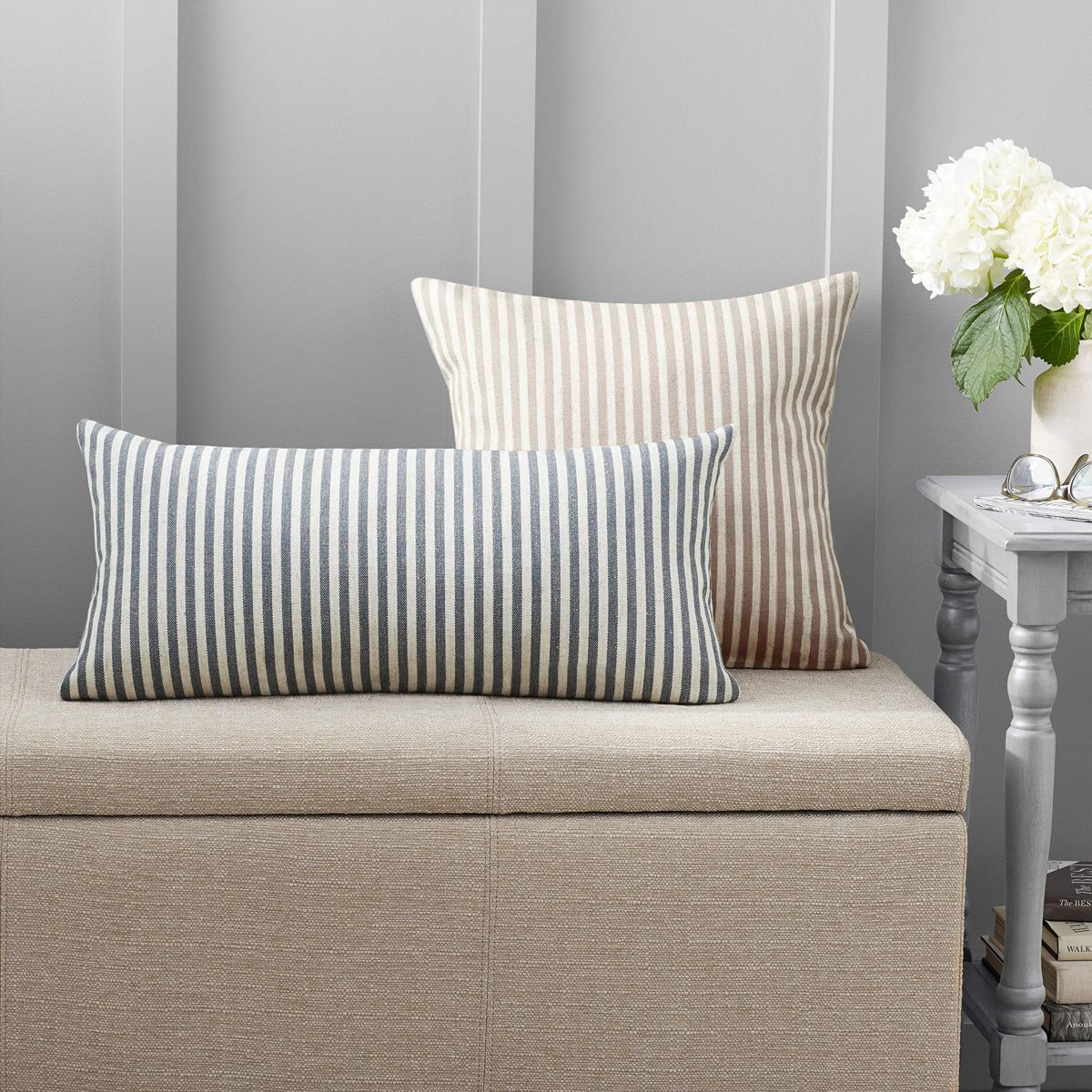 Amazon Brand – Ravenna Home Casual Striped Throw Pillow - 24 x 12 Inch, Navy