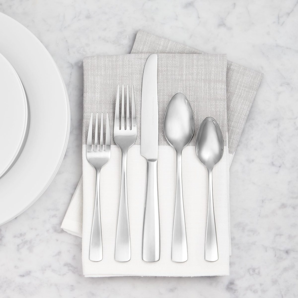 AmazonBasics Stainless Steel Dinner Knives with Square Edge, Pack of 12