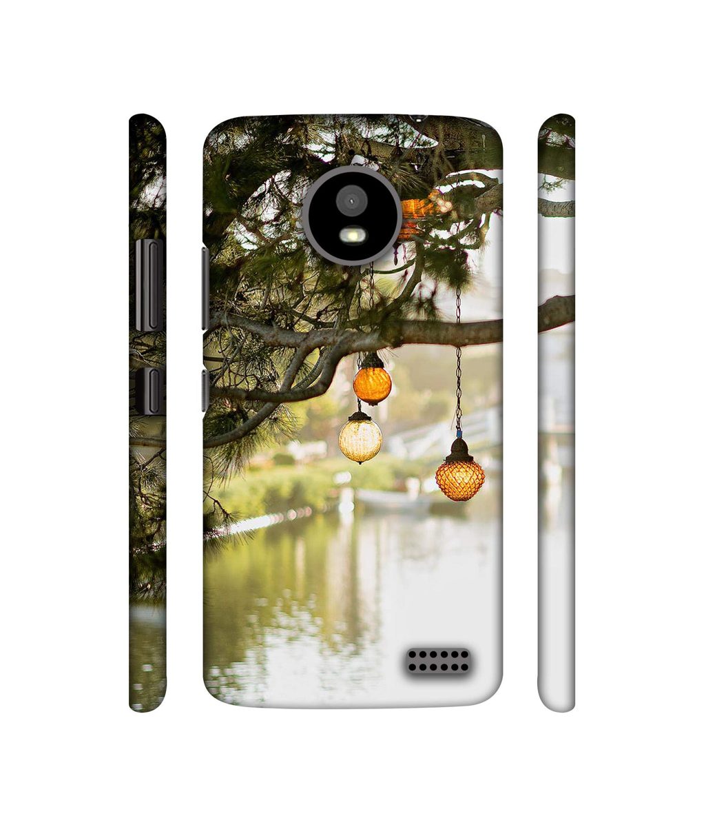 Amazon Brand - Solimo Designer Hanging Lights 3D Printed Hard Back Case Mobile Cover for Motorola Moto E4