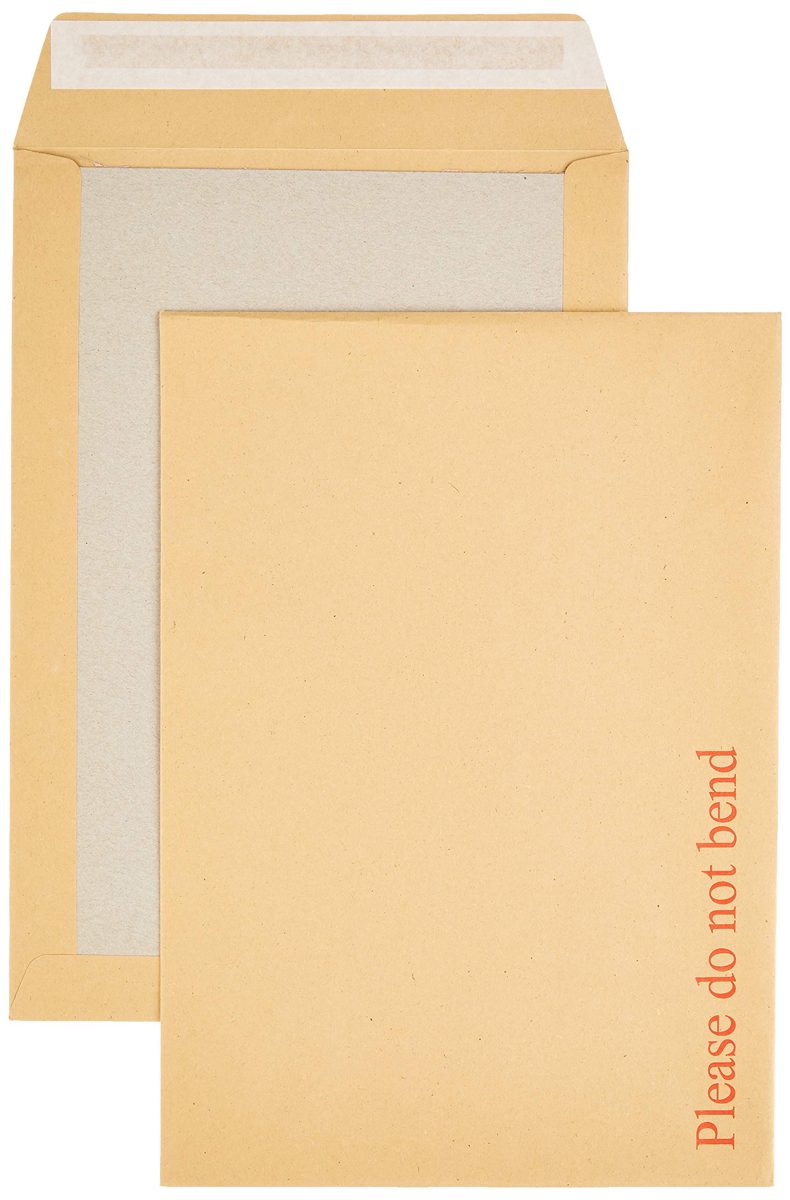 AmazonBasics C4 Peel&Seal Brown Boardback, Manilla,120 GSM, 125 Pack