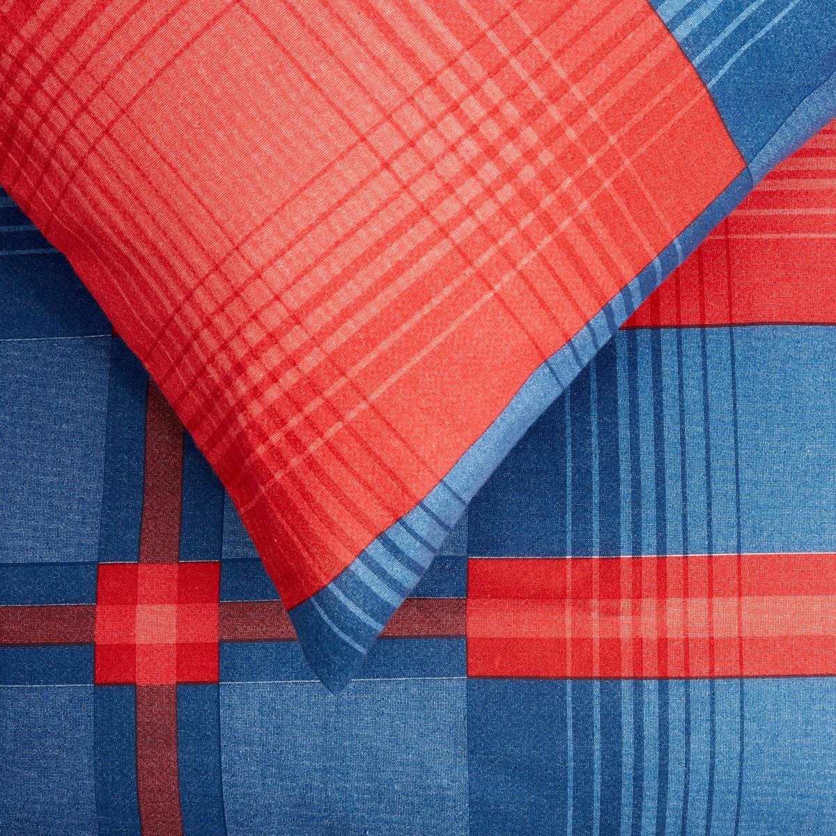 AmazonBasics Flannelette Duvet Cover Set with 1 Pillowcase, Single - Red Check