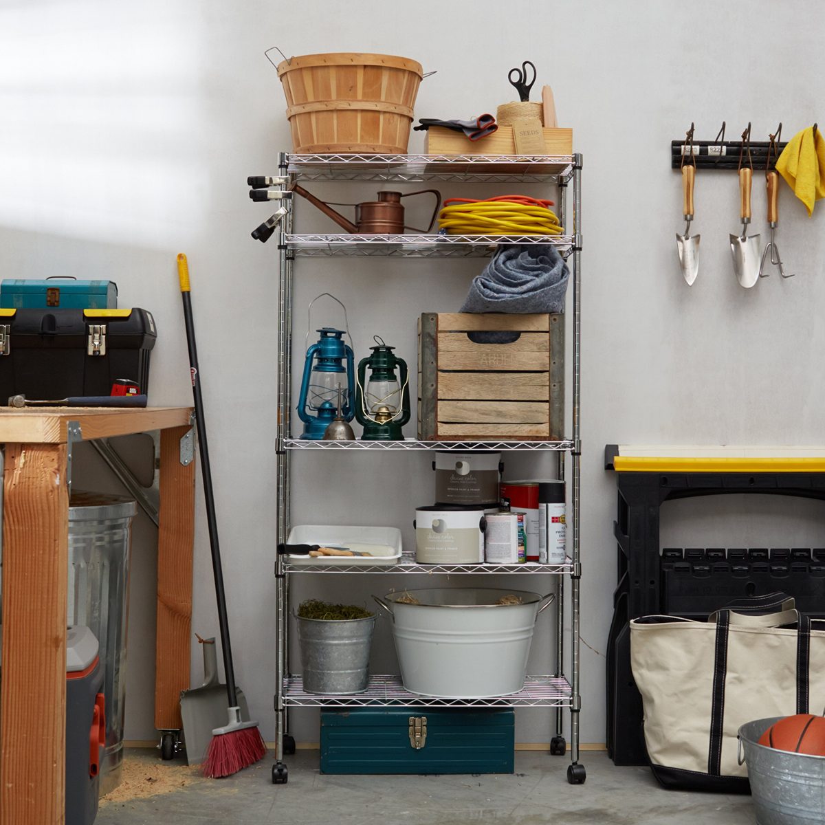 AmazonBasics 5-Shelf Shelving Unit on Wheels - Chrome
