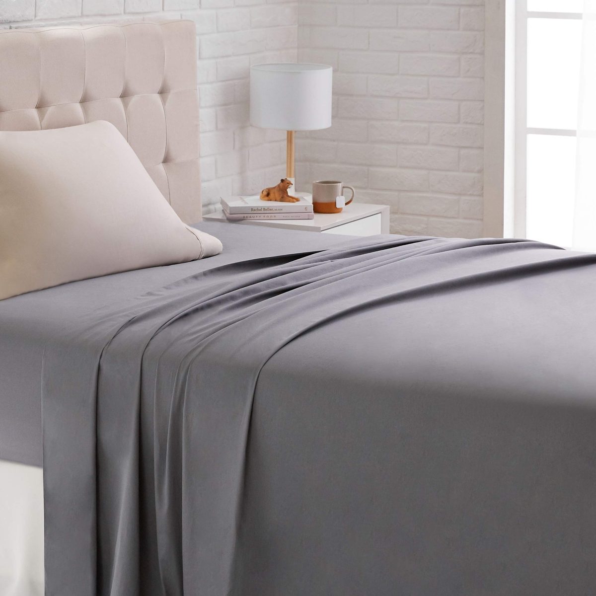 AmazonBasics Satin Flat Sheet