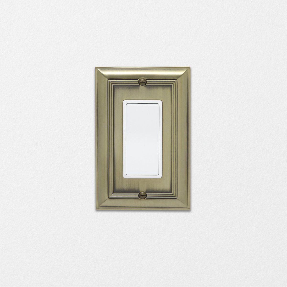 AmazonBasics Single Gang Light Switch Outlet Wall Plate, Antique Brass, 3-Pack