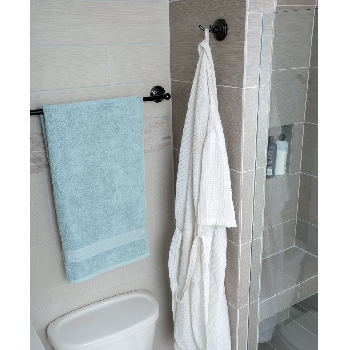 AmazonBasics Traditional Bathroom Towel and Robe Hook