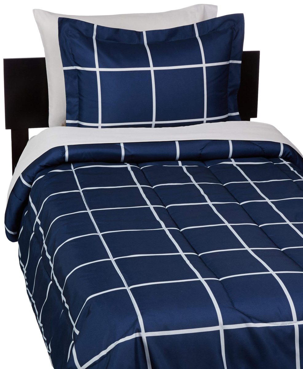 AmazonBasics 5-Piece Bed-In-A-Bag - Twin/Twin Extra-Long, Navy Simple Plaid (Renewed)