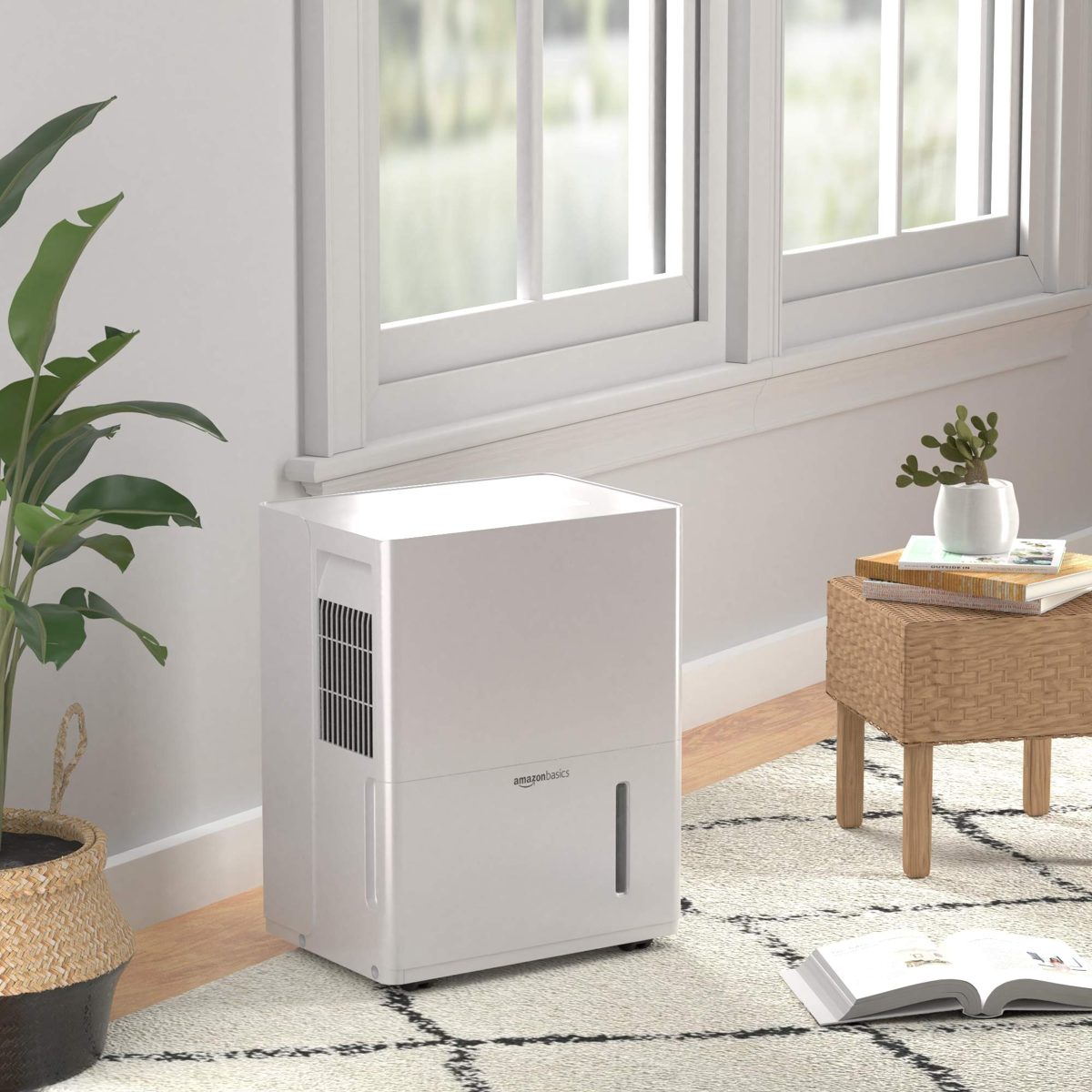 AmazonBasics Dehumidifier - For Areas Up to 1,000 Square Feet, 22-Pint, Energy Star Certified