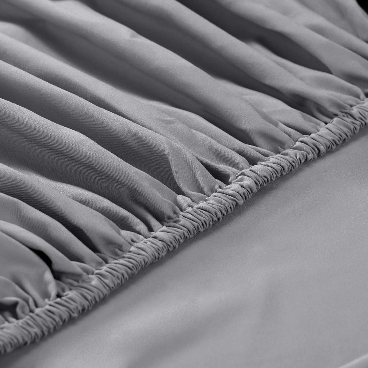 AmazonBasics Premium Microfibre Fitted Sheet