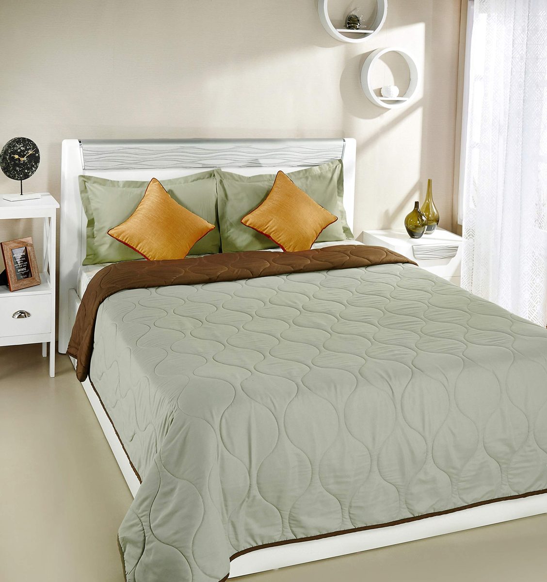 Amazon Brand - Solimo Microfibre Reversible Quilt Blanket, Double, 120 GSM, Pistachio Green and Walnut Brown