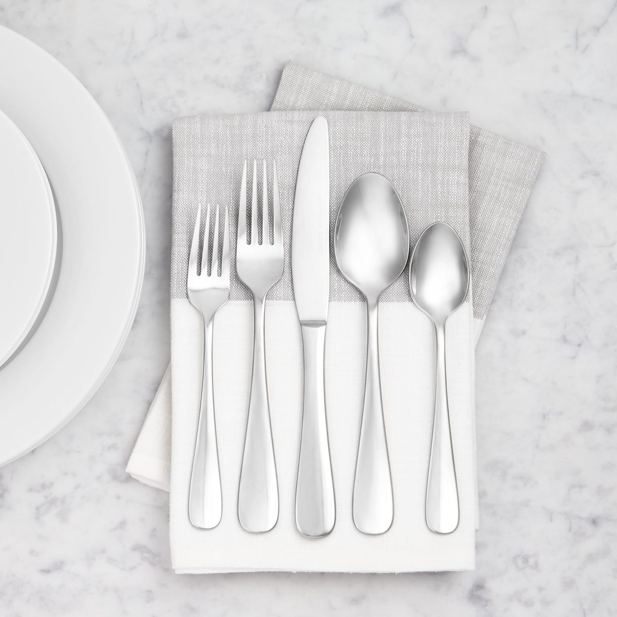 AmazonBasics Stainless Steel Dinner Knives with Round Edge, Pack of 12