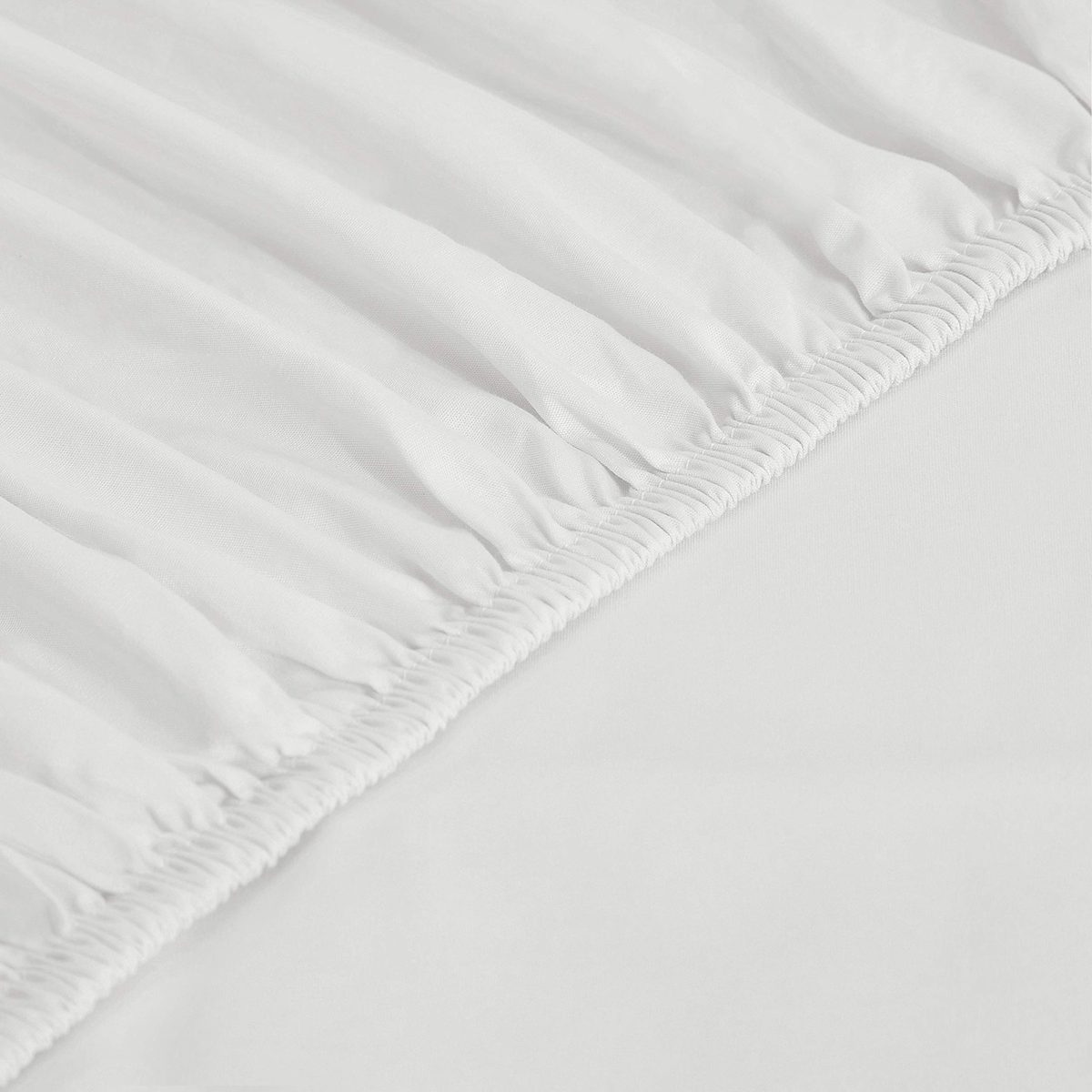 AmazonBasics Organic Percale Cotton Bed Sheet Set with Frayed Hem