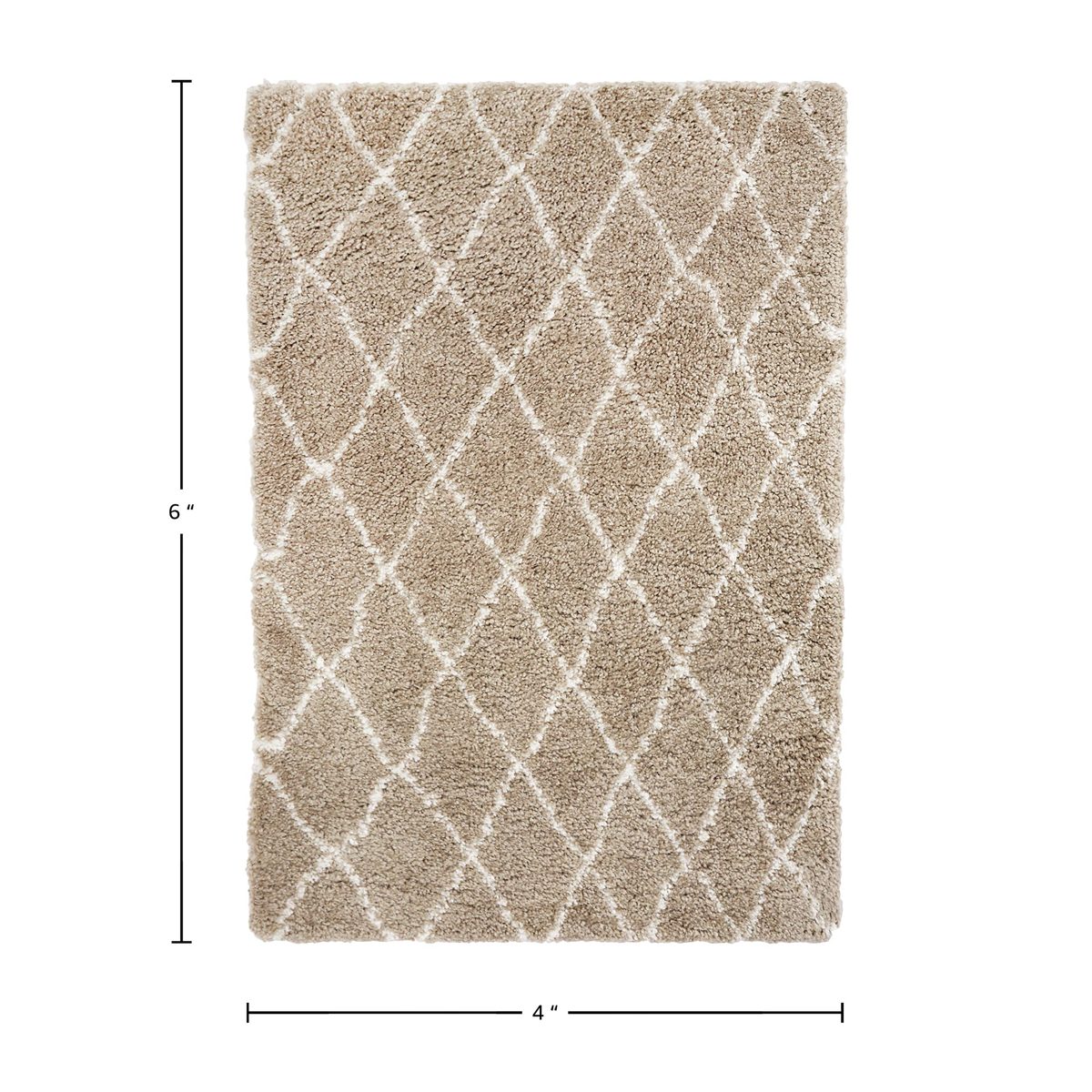 Amazon Basics - 4'X6' Plush Diamond Trellis Shag Rug, Beige