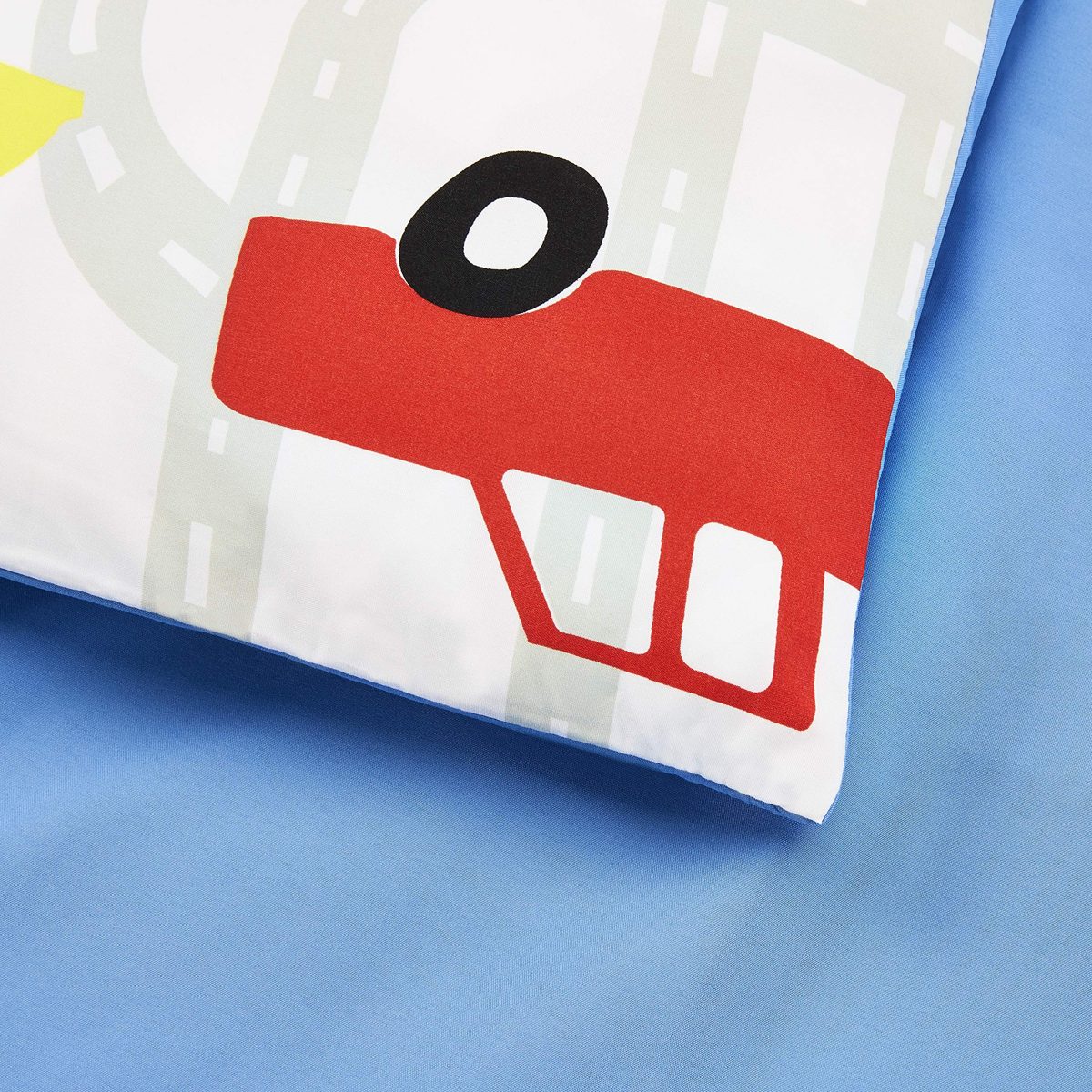 AmazonBasics Kids Duvet Cover Set, Microfiber, Cars - 135 x 200 cm + 50 x 75 cm