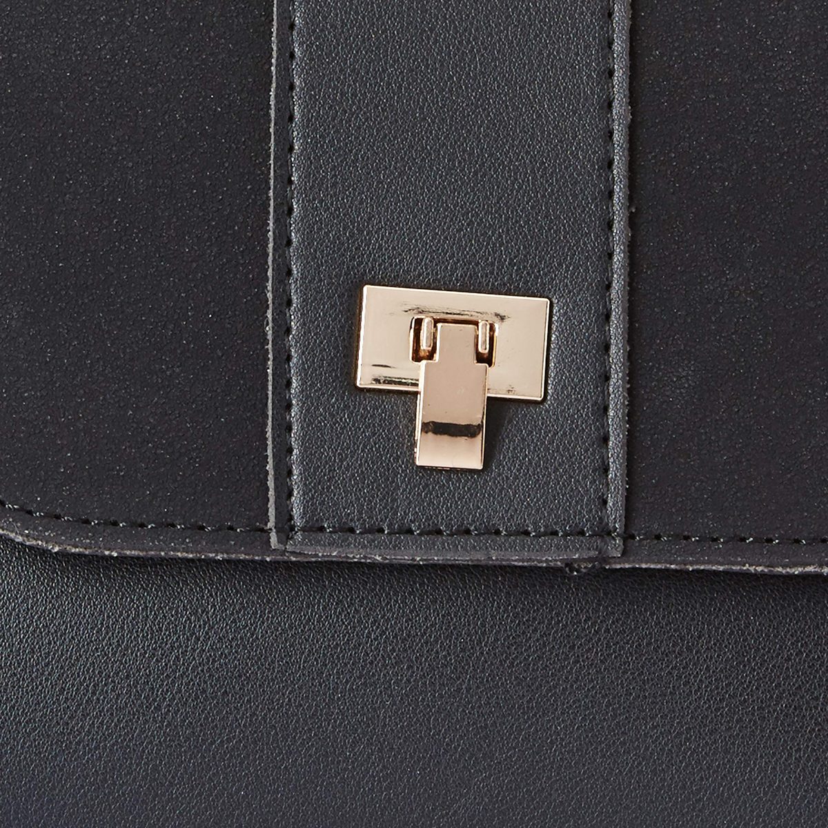 Flavia Women's Handbag (Black)