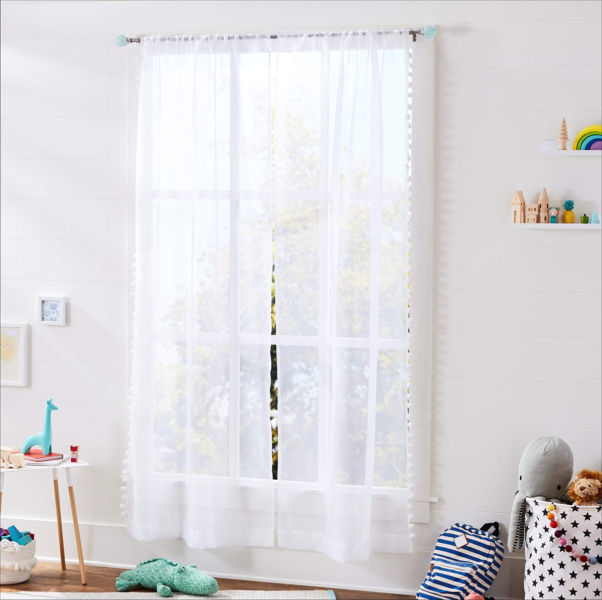 AmazonBasics Decorative 5/8-Inch Curtain Rod with Faceted Ball Finials