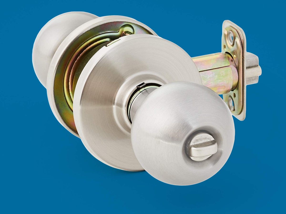 AmazonCommercial Grade 2 Entry Door Knob Handle with Cylindrical Lockset, Satin Nickel Finish, 4-Pack