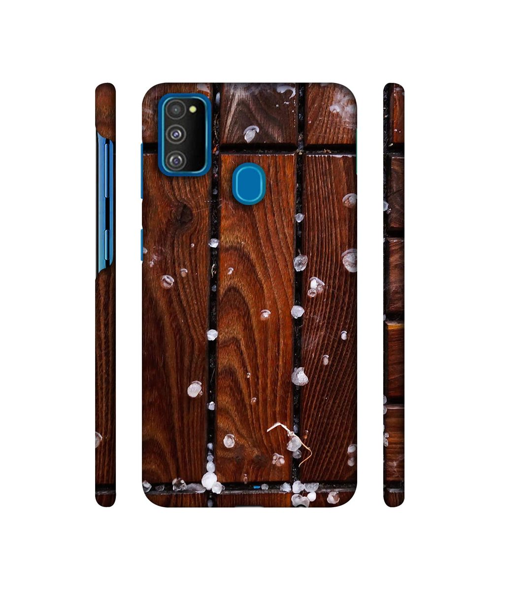 Amazon Brand - Solimo Designer Wood with Snow 3D Printed Hard Back Case Mobile Cover for Samsung Galaxy M21 / M30s