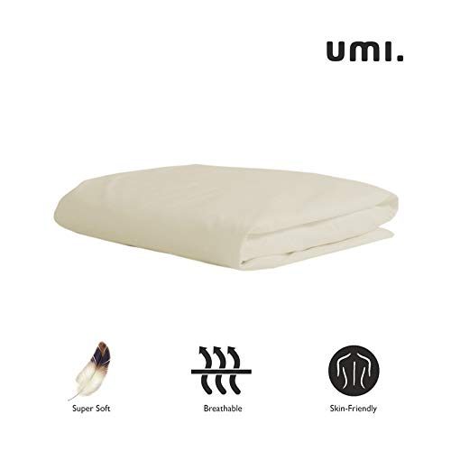UMI. by Amazon 100% Cotton Plain Sateen Super King Size Fitted Sheet, 300 Thread Count, Pumice Stone, Super Soft and Comfortable with All Round Elastic Extra Deep Pockets, Machine Washable