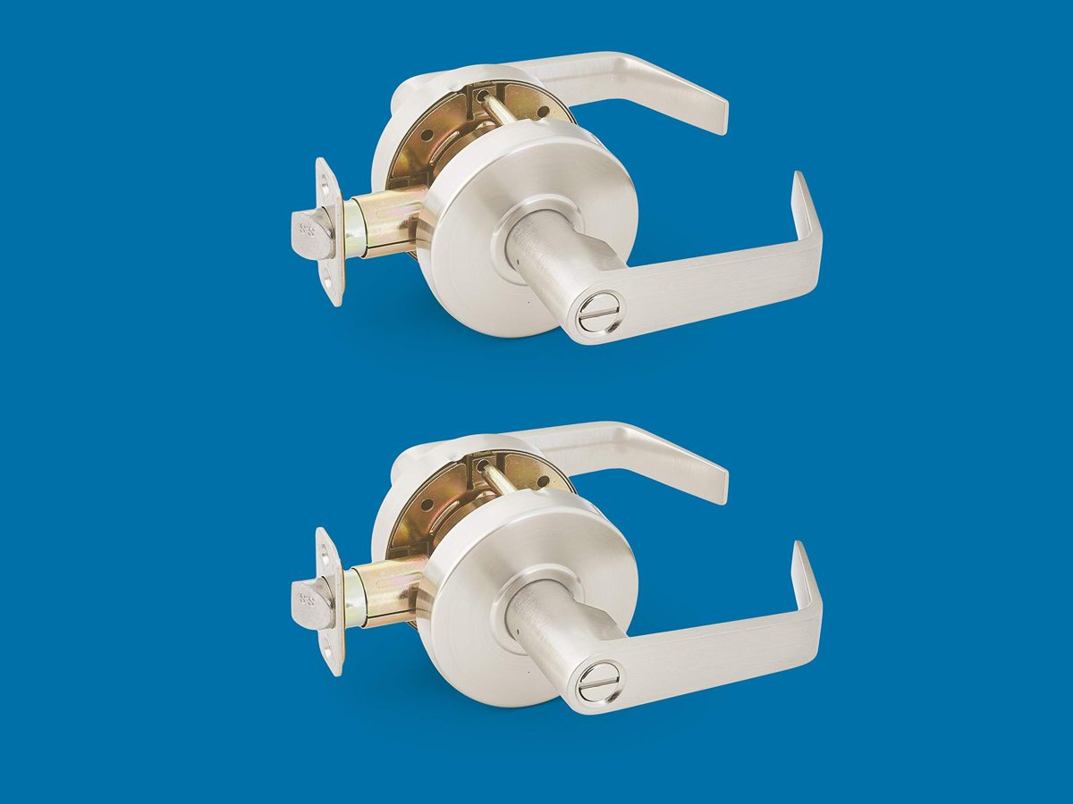 AmazonCommercial Grade 2 Commercial Duty Door Lever-Privacy Lockset, Satin Nickel Finish, 2-Pack