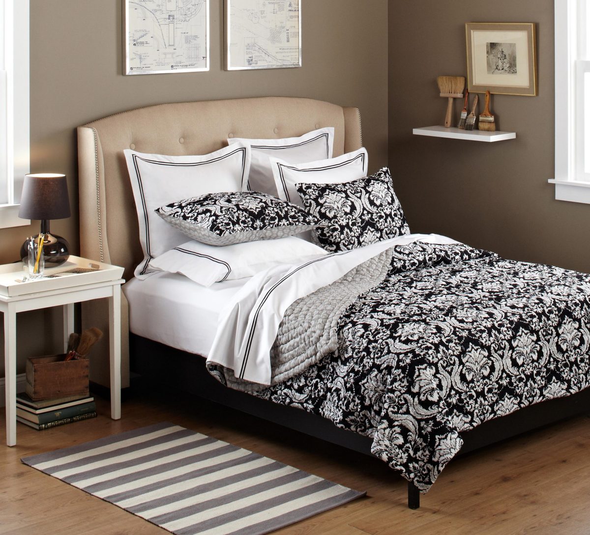 Pinzon 100-Percent Cotton Printed King Quilt Set, Black/White Damask