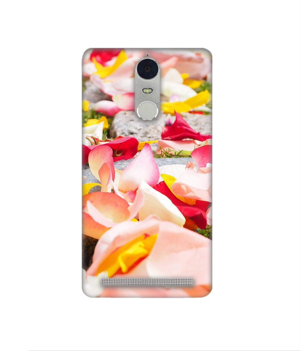 Amazon Brand - Solimo Designer Rose Petals 3D Printed Hard Back Case Mobile Cover for Lenovo K5 Note