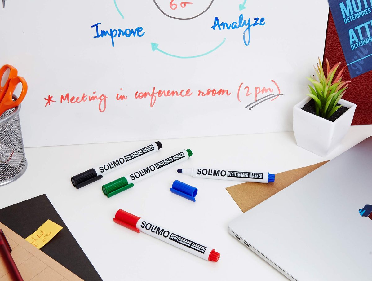 Amazon Brand - Solimo White Board Markers Set (20 pieces, Black-7, Blue-7, Green-3, Red-3)