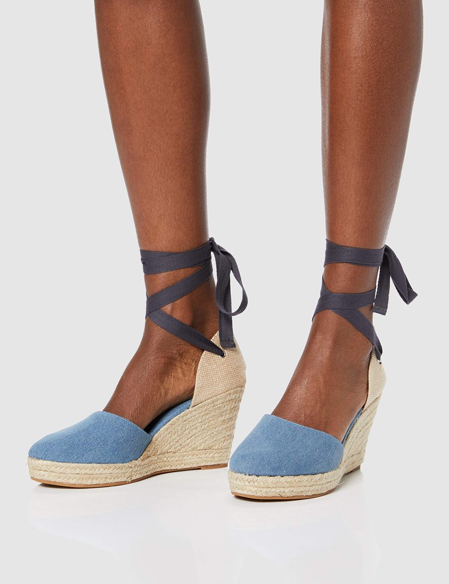 Amazon Brand: Find Wedge Close Toe Canvas Espadrille Women's Closed Sandals