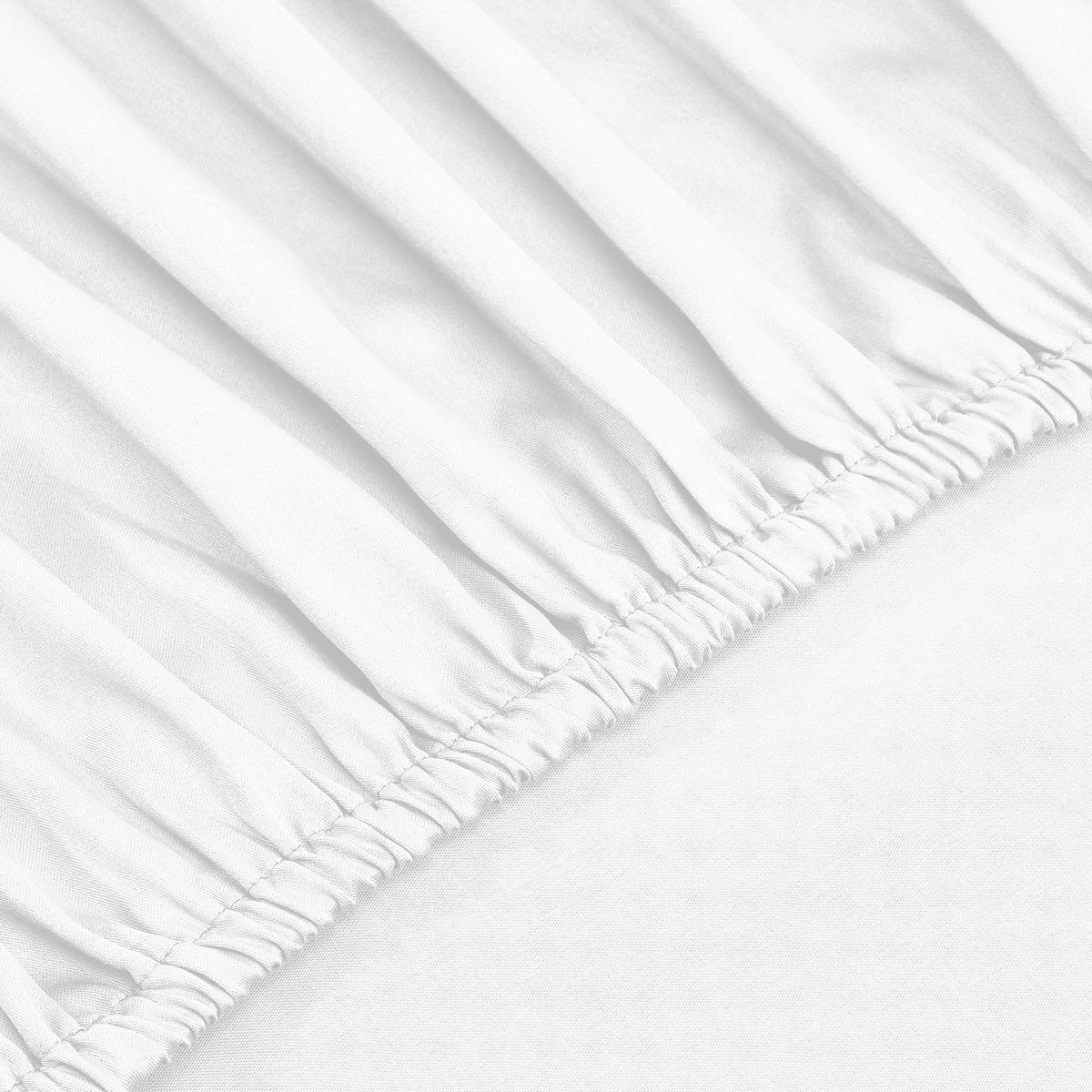 AmazonBasics Sateen Fitted Sheet, 135 x 190 cm, White