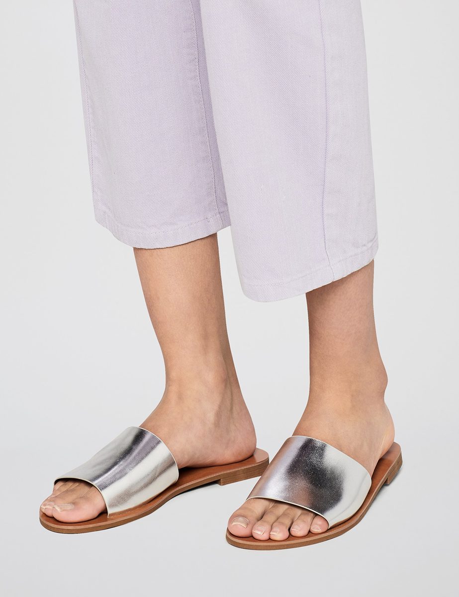 find. Women’s Flat Mule Sandals, Silver, 5 UK