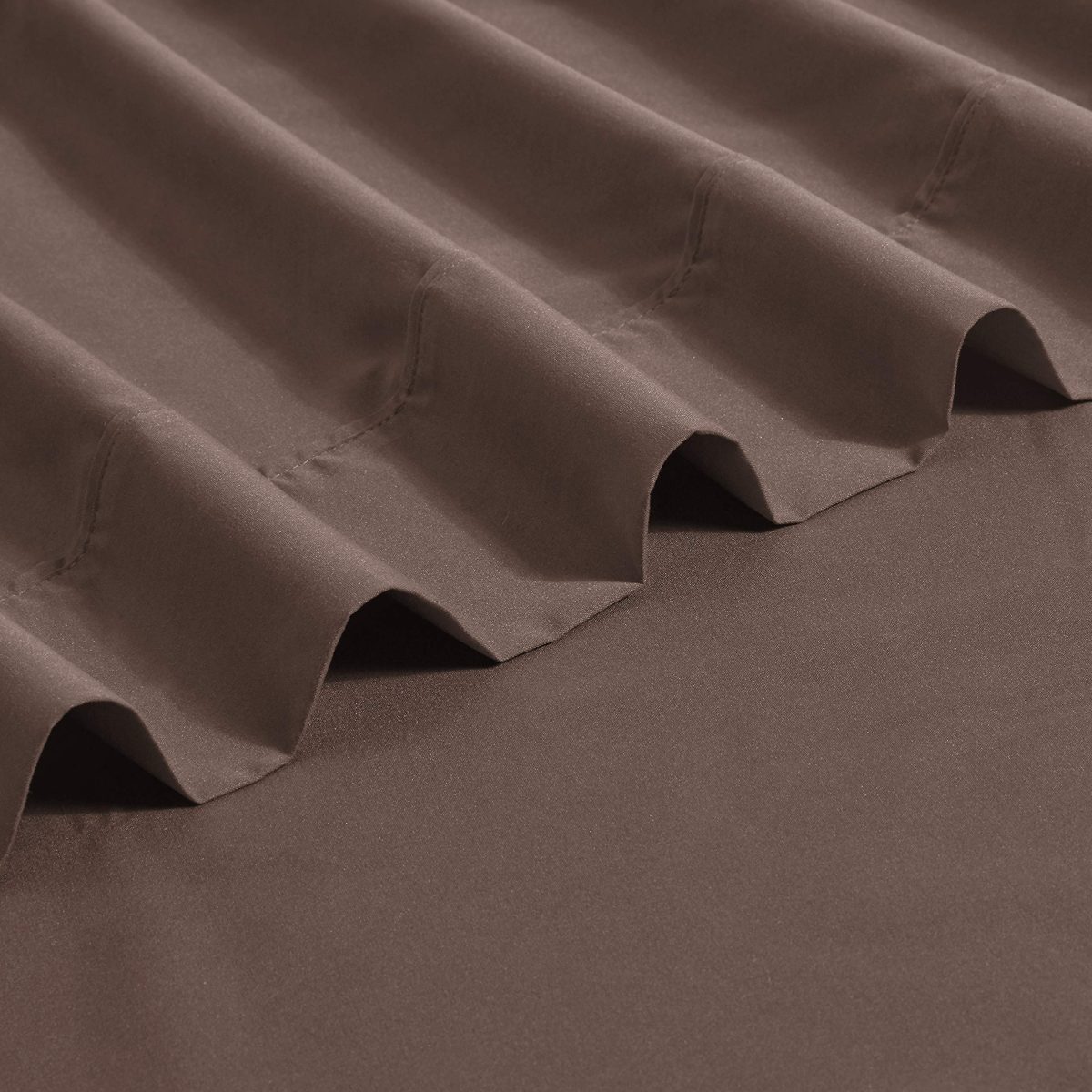 AmazonBasics Microfiber Flat Sheet, 230 x 260 + 10 cm - Brown