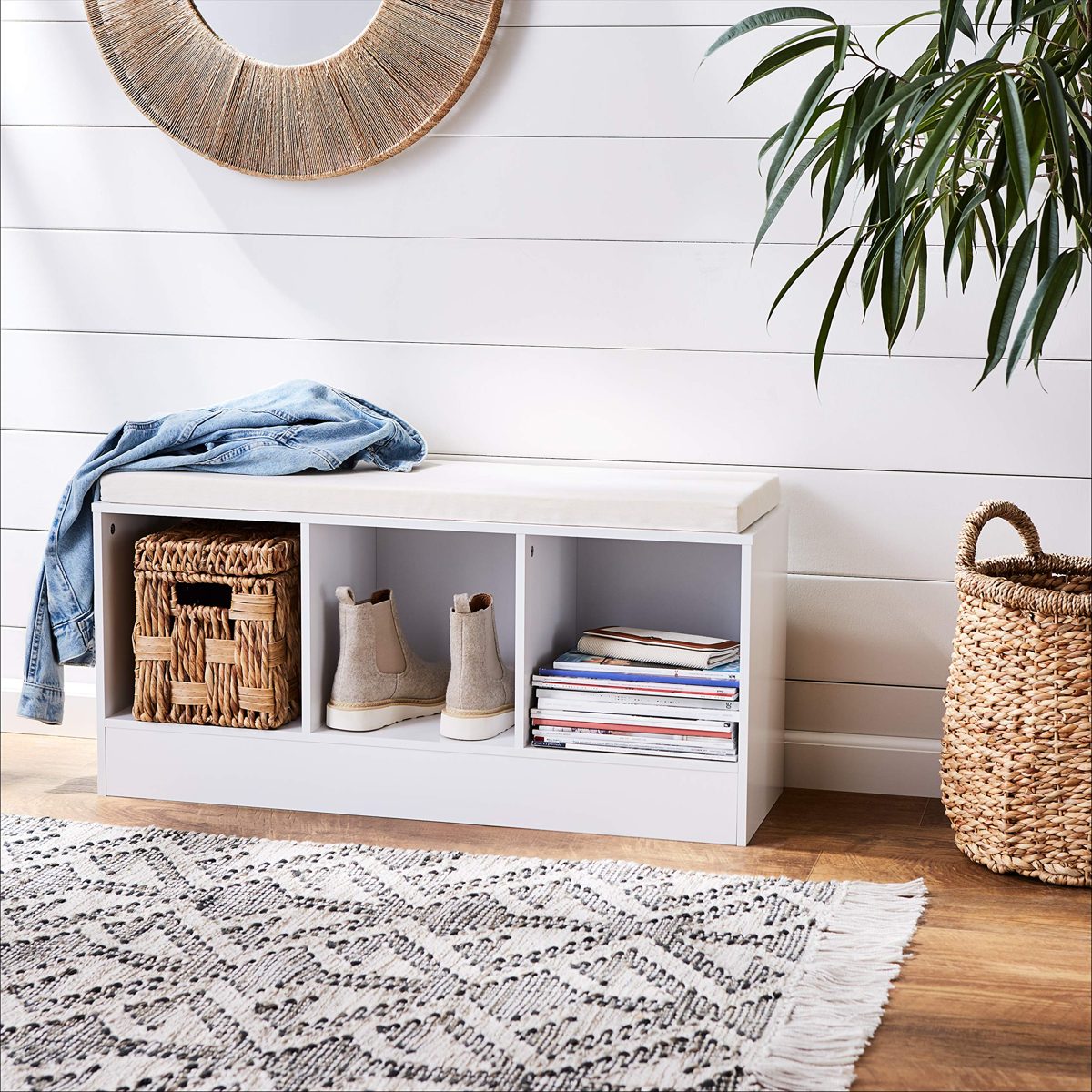 AmazonBasics 3-Cube Storage Bench