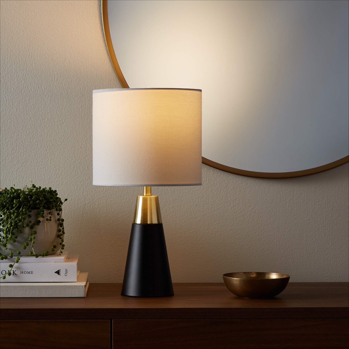 AmazonBasics 60 Watt Equivalent, Soft White, Dimmable, A19 LED Light Bulb, 6-Pack