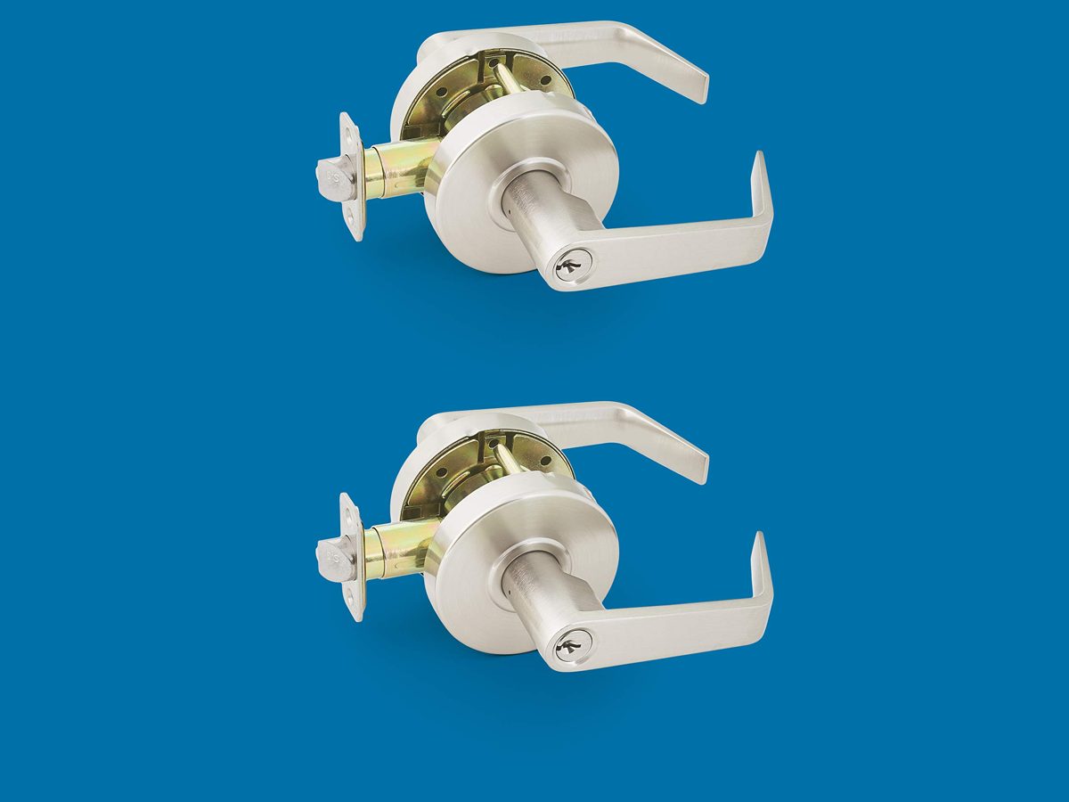 AmazonCommercial Grade 2 Commercial Duty Door Lever-Entry Lockset, Satin Nickel Finish, 2-Pack