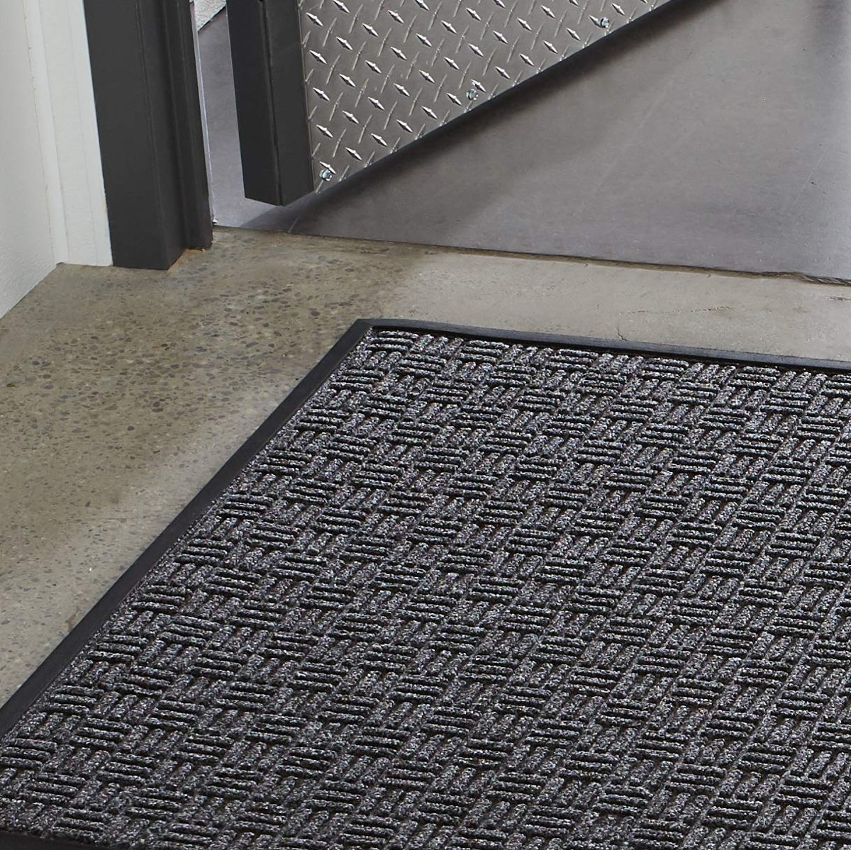 AmazonBasics Molded Carpet & Rubber Commercial Scraper Entrance Mat Parquet Pattern 3x5 Charcoal