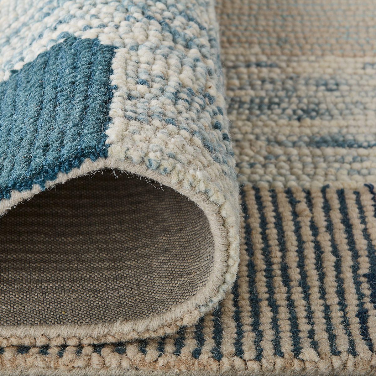 Amazon Brand – Rivet Modern Geometric Area Rug, 4 x 6 Foot, Blue Multicolor