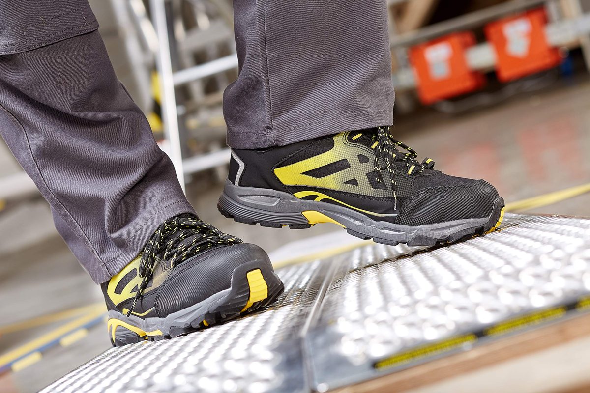 AmazonCommercial Steel Toe Cap Safety Shoes for Men Women Protective Industrial Trainers Work Shoes for Construction Site Black/Yellow Size 46