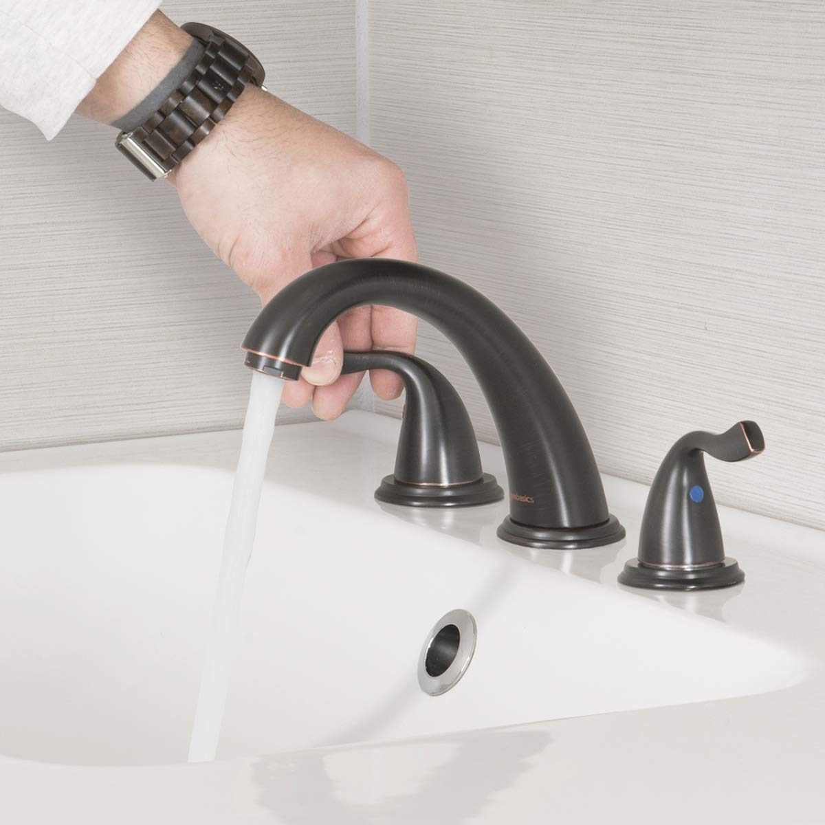 AmazonBasics Traditional 3 Piece Bathroom Faucet Set, Oil-Rubbed Bronze