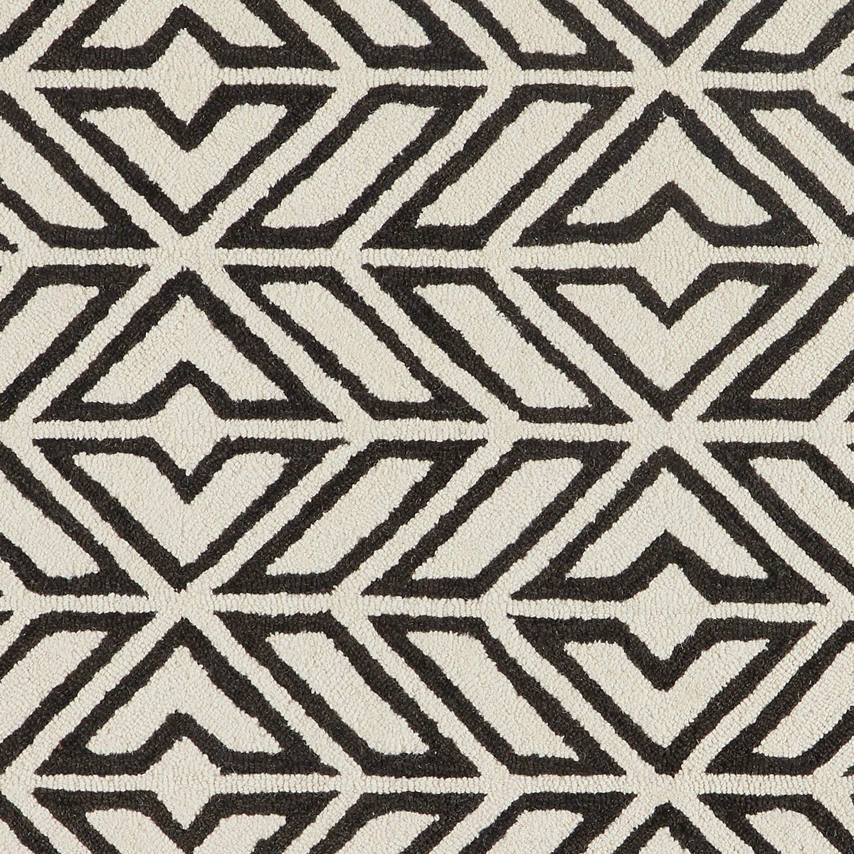 Amazon Brand – Rivet Contemporary Handtufted Cotton-and-Wool Area Rug with Geometric Feathered Pattern, 4' x 6', Black and Cream