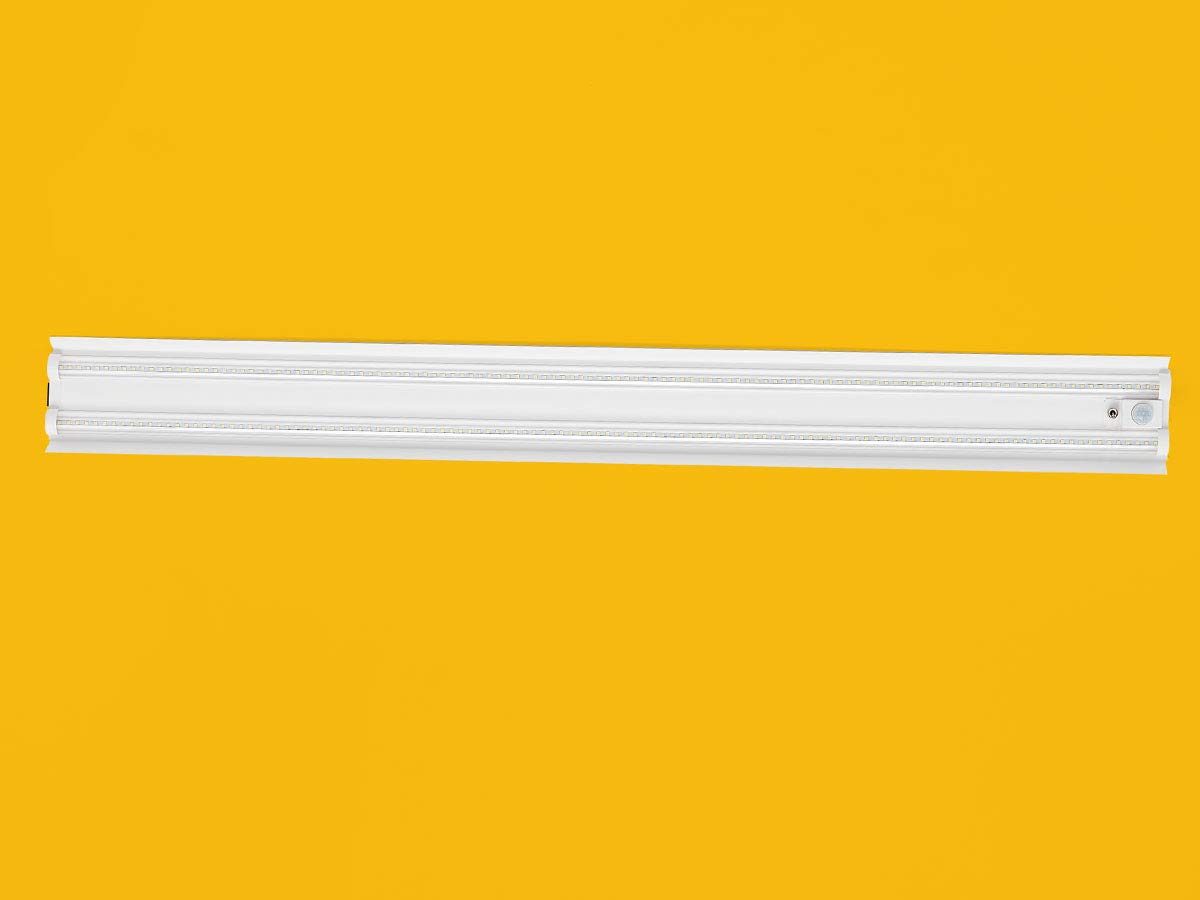 AmazonCommercial Linkable Motion Sensing LED Utility Shop Light with Bypass Switch, 4-Foot, 4500 Lumens, 40 Watt, Energy Star and ETL Certified | Cool White, 6-Pack