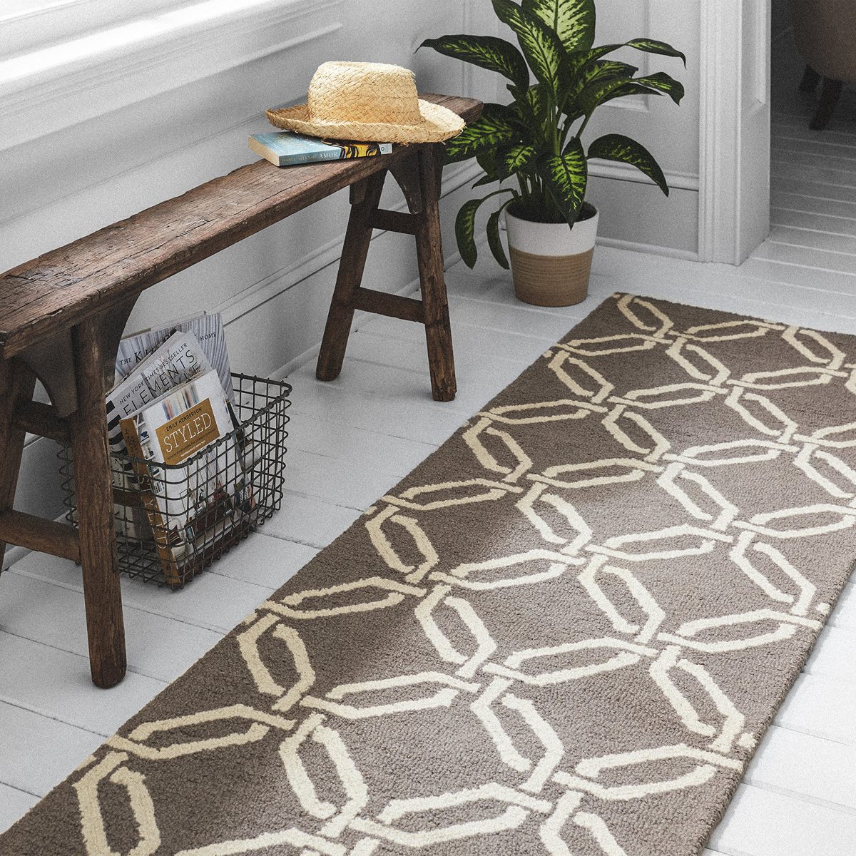 Amazon Brand – Stone & Beam Contemporary Interlocking Rings Wool Runner Rug, 2' 3" x 7' 6", Coffee