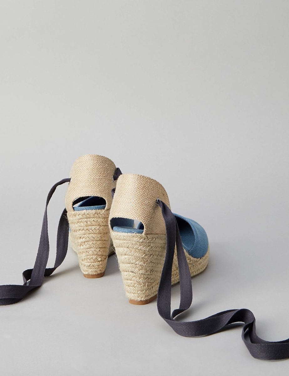 Amazon Brand: Find Wedge Close Toe Canvas Espadrille Women's Closed Sandals