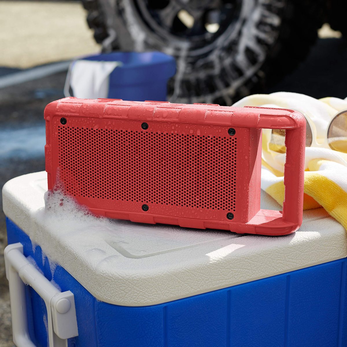 AmazonBasics Portable Outdoor IPX5 Waterproof Bluetooth Speaker - Red, 15W