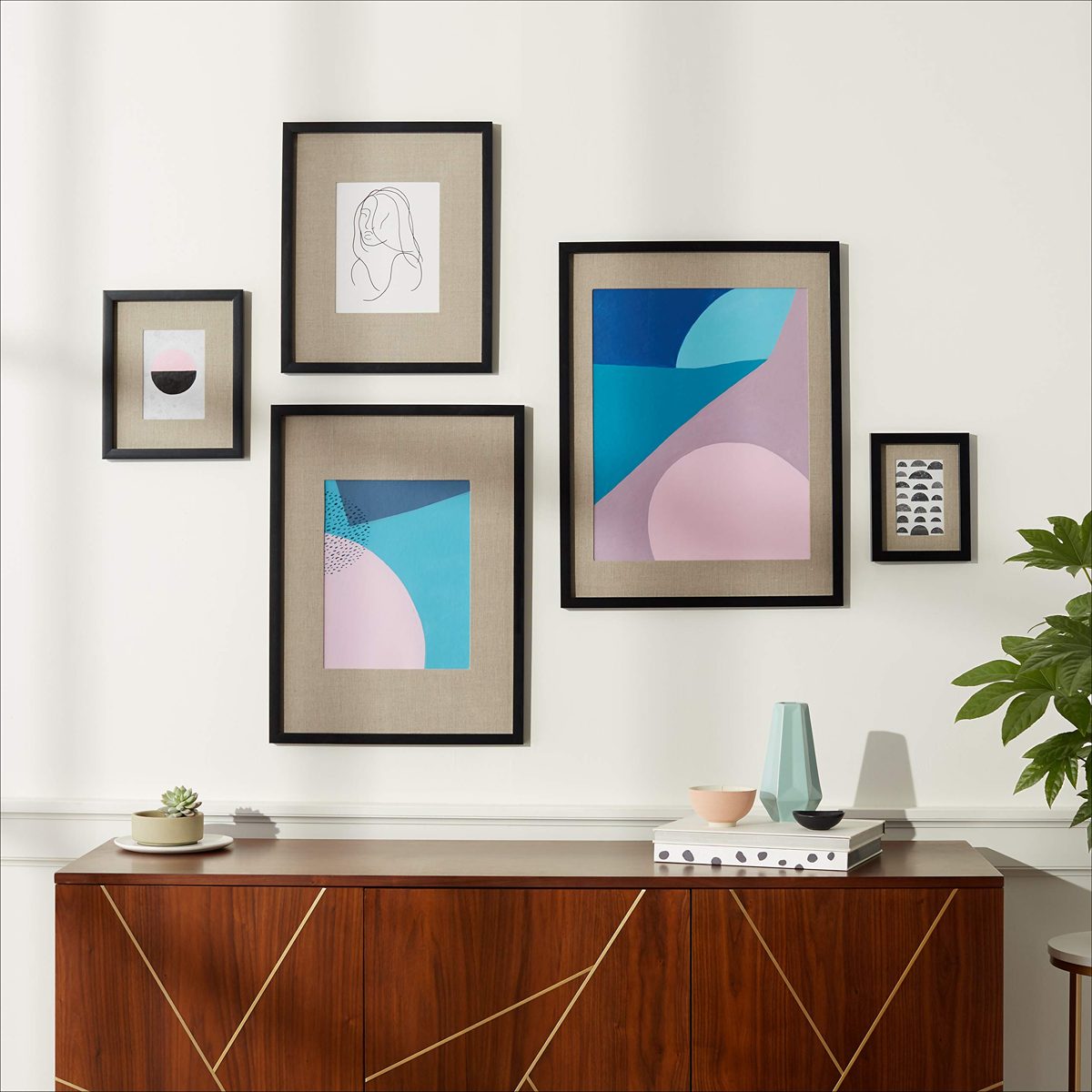AmazonBasics Gallery Wall Frame  - 17x23 for 11x14 Display, Black