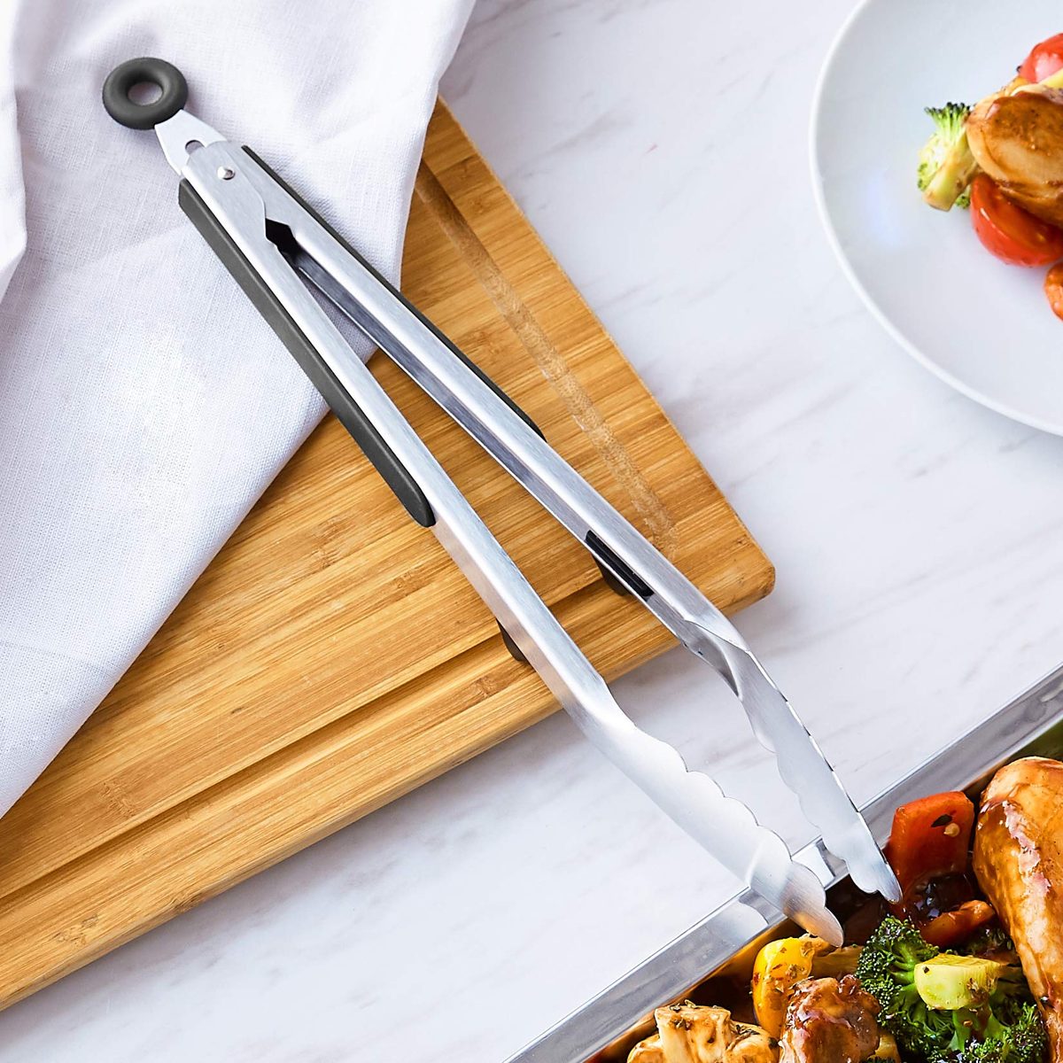AmazonBasics Stainless Steel Kitchen Tongs, Black Non-Slip Grip, 12-Inch