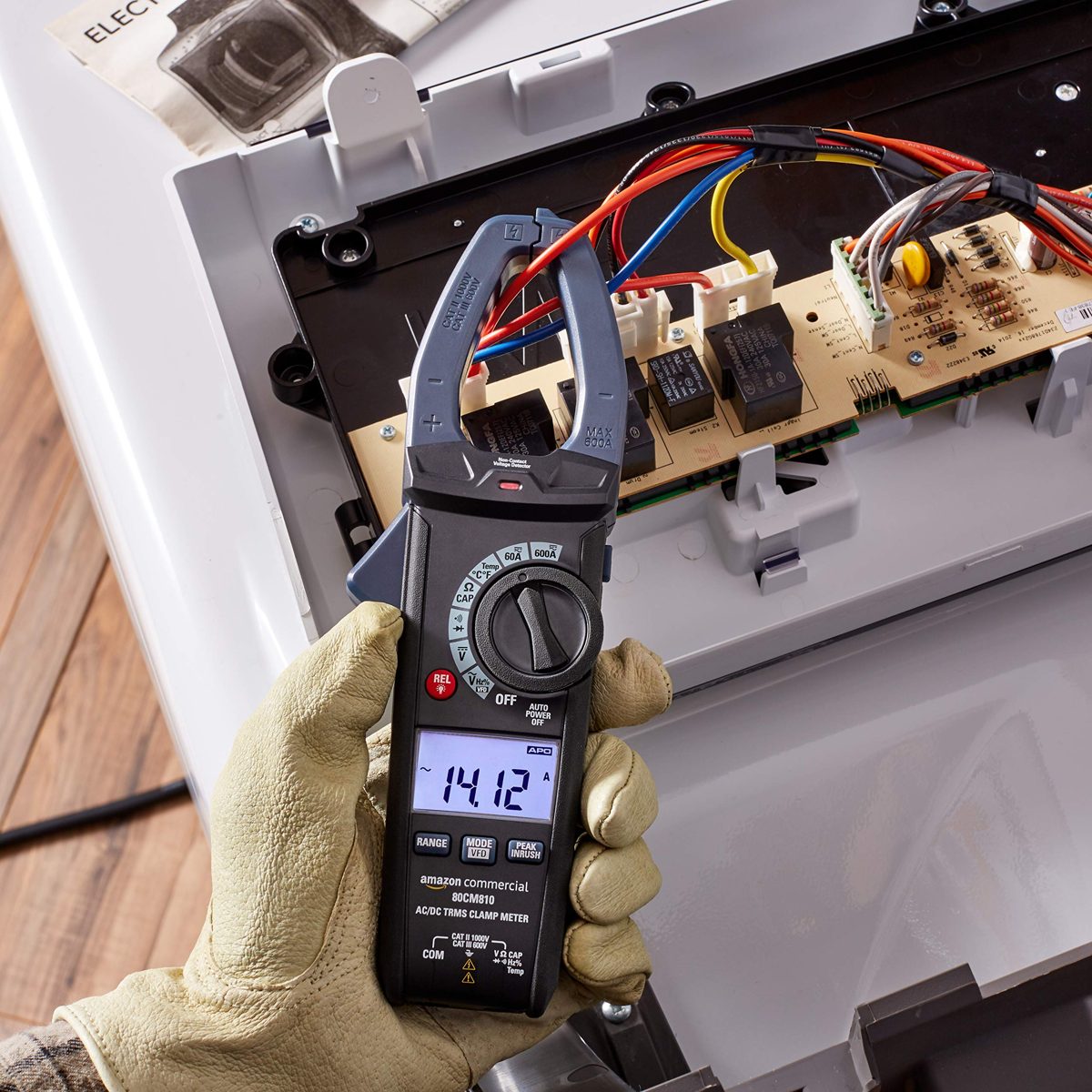 AmazonCommercial 600A AC/DC Clamp Meter, True RMS, NCV, Flashlight, 6000 Count
