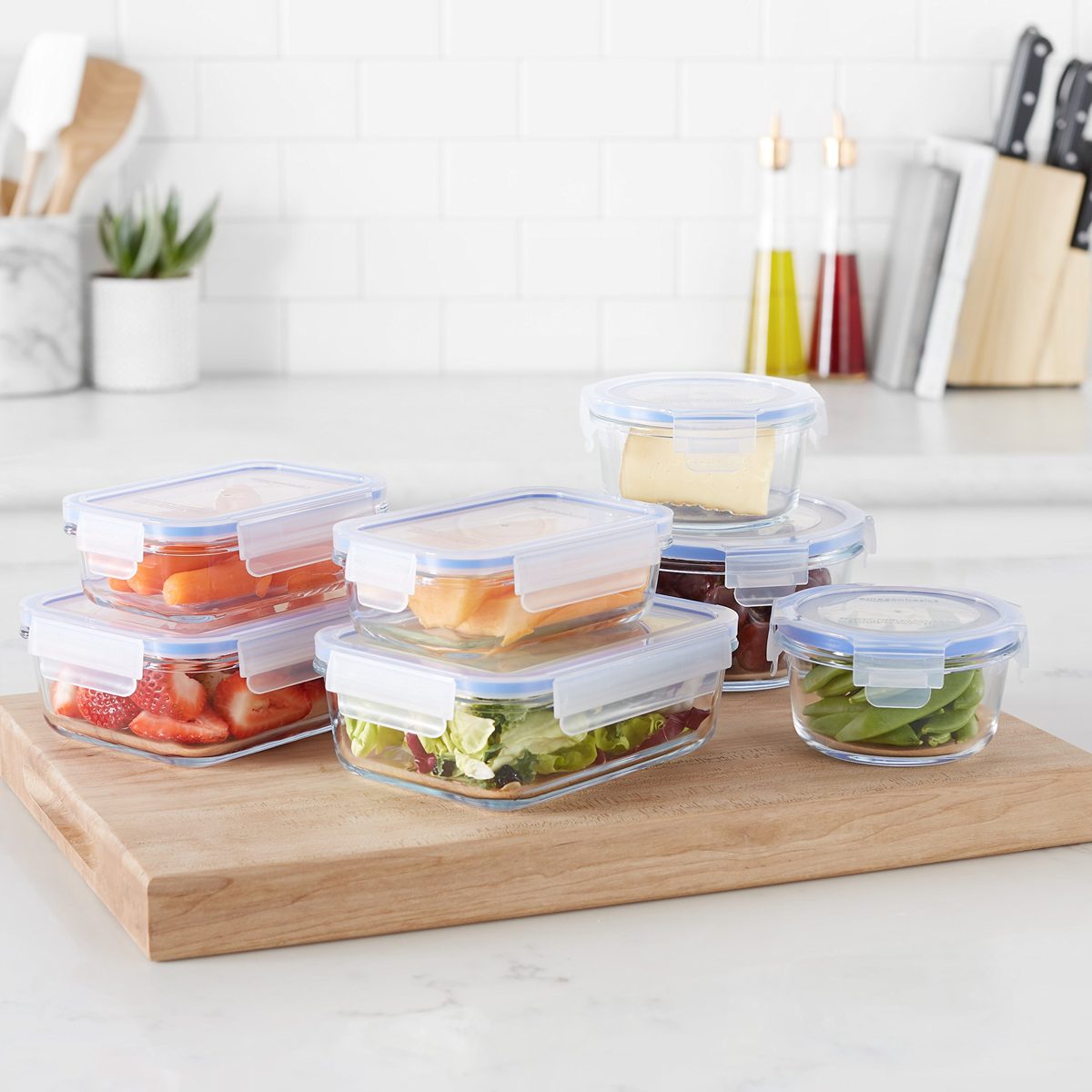 AmazonBasics Locking Glass Food Storage Container