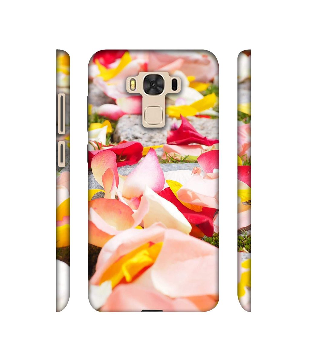 Amazon Brand - Solimo Designer Rose Petals 3D Printed Hard Back Case Mobile Cover for Asus Zenfone 3 Laser ZC551KL