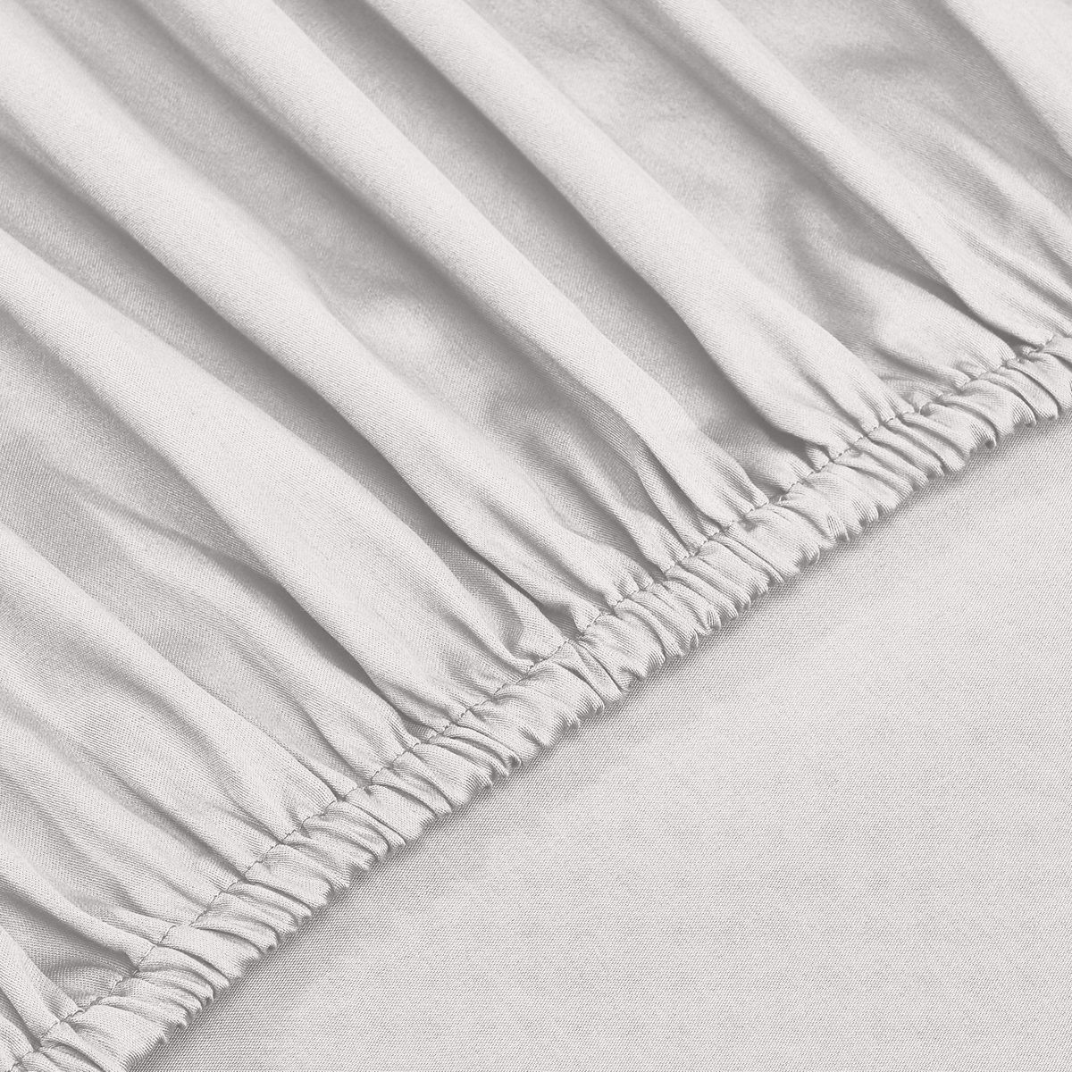 AmazonBasics Sateen Fitted Sheet, 80 x 190 cm, Bright Grey